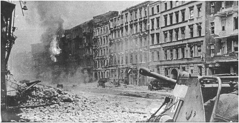 16 апреля - Началась Берлинская стратегическая наступательная операция советских войск