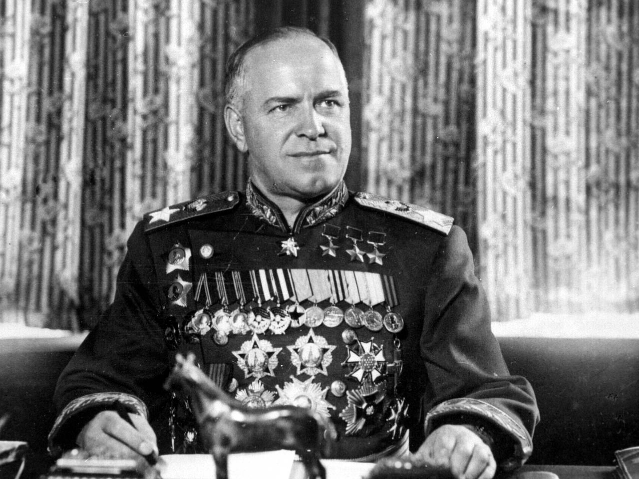 1 декабря – 128 лет со дня рождения Г.К.Жукова